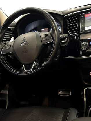 MITSUBISHI-OUTLANDER-2017