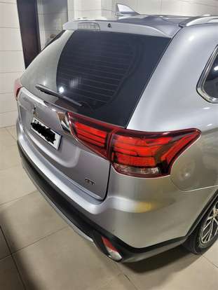 MITSUBISHI-OUTLANDER-2017