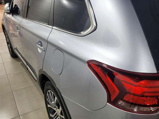 MITSUBISHI-OUTLANDER-3.0 GT 4X4 V6 24V GASOLINA 4P AUTOMÁTICO MITSUBISHI-OUTLANDER-2017