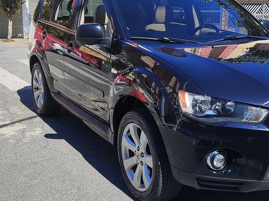 MITSUBISHI-OUTLANDER-3.0 GT 4X4 V6 24V GASOLINA 4P AUTOMÁTICO MITSUBISHI-OUTLANDER-2009
