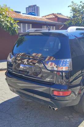 MITSUBISHI-OUTLANDER-2009