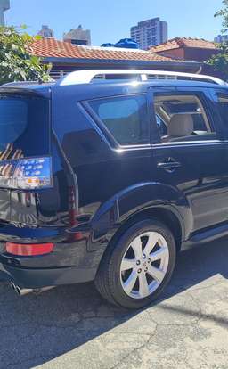 MITSUBISHI-OUTLANDER-2009
