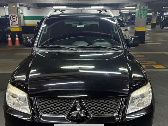 MITSUBISHI-PAJERO TR4-2.0 4X2 16V 140CV FLEX 4P AUTOMÁTICO MITSUBISHI-PAJERO TR4-2013