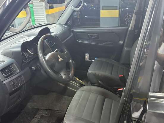 MITSUBISHI-PAJERO TR4-2.0 4X2 16V 140CV FLEX 4P AUTOMÁTICO MITSUBISHI-PAJERO TR4-2013