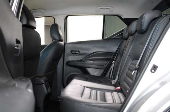 NISSAN-KICKS-2023