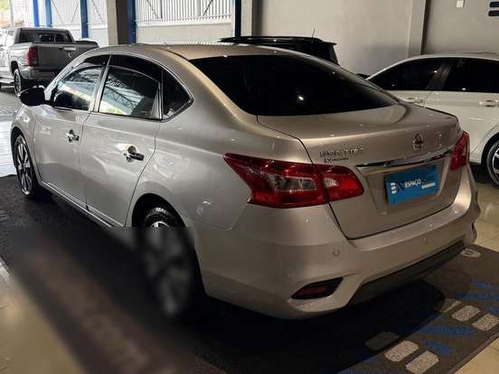 NISSAN-SENTRA-2.0 SV 16V FLEXSTART 4P AUTOMÁTICO NISSAN-SENTRA-2017