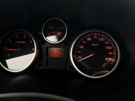 PEUGEOT-207-2010
