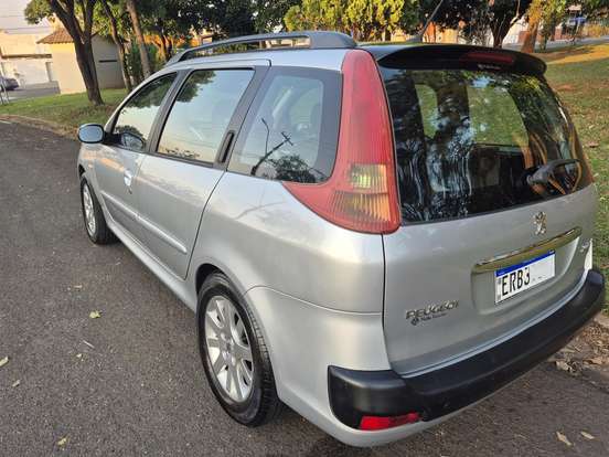 PEUGEOT-207-1.6 XS SW 16V FLEX 4P AUTOMÁTICO PEUGEOT-207-2009