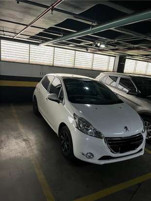 PEUGEOT-208-2015