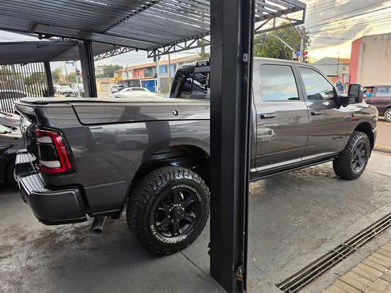 RAM-2500-6.7 I6 TURBO DIESEL LARAMIE CD 4X4 AUTOMÁTICO RAM-2500-2023