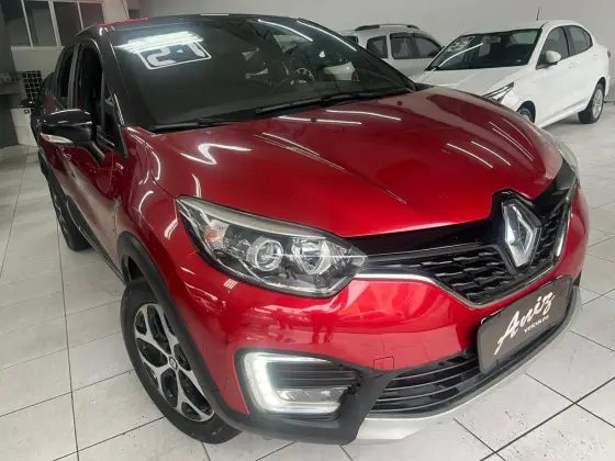 RENAULT CAPTUR 1.6 16V SCE FLEX BOSE X-TRONIC RENAULT CAPTUR 1.6 16V SCE FLEX BOSE X-TRONIC
