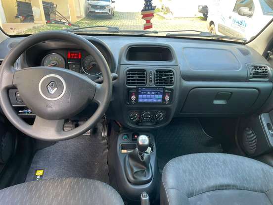 RENAULT-CLIO-2014