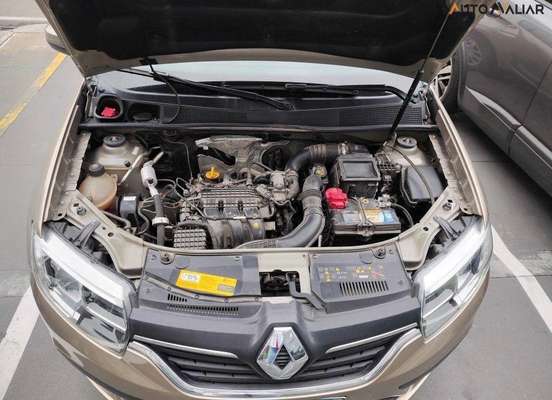 RENAULT-SANDERO-2021