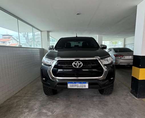 TOYOTA-HILUX-2023