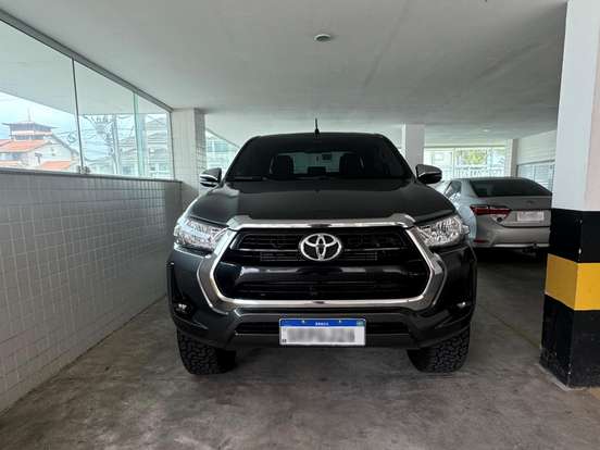 TOYOTA-HILUX-2.8 D-4D TURBO DIESEL CD SRV 4X4 AUTOMÁTICO TOYOTA-HILUX-2023