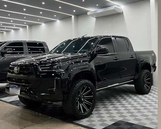 TOYOTA-HILUX-2022
