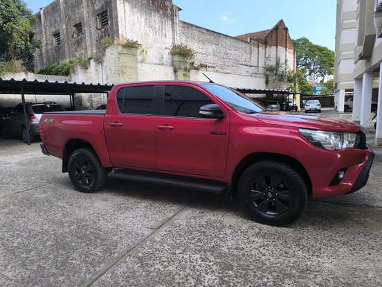 TOYOTA-HILUX-2.8 SR 4X4 CD 16V DIESEL 4P AUTOMÁTICO TOYOTA-HILUX-2016
