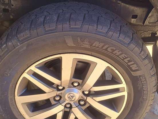 TOYOTA-HILUX-2.8 SRV 4X4 CD 16V DIESEL 4P AUTOMÁTICO TOYOTA-HILUX-2018