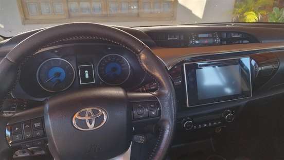 TOYOTA-HILUX-2018
