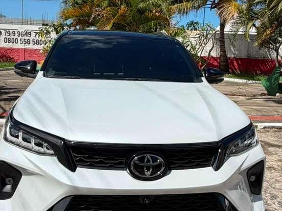 TOYOTA-HILUX SW4-2.8 D-4D TURBO DIESEL DIAMOND 7L 4X4 AUTOMÁTICO TOYOTA-HILUX SW4-2023