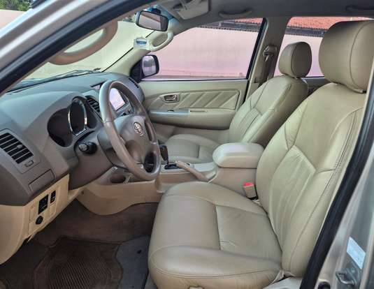 TOYOTA-HILUX SW4-2008