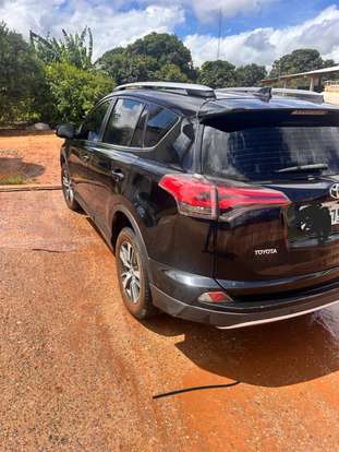 TOYOTA-RAV4-2018