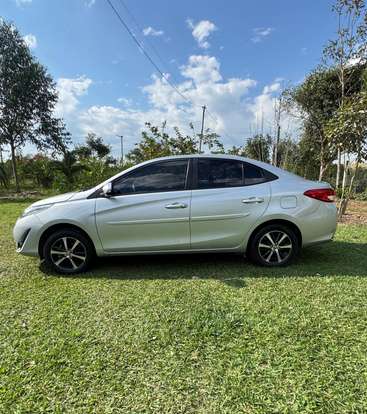 TOYOTA-YARIS-2020