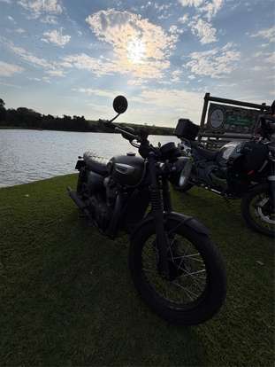 TRIUMPH-BONNEVILLE T100 BLACK 900-2021