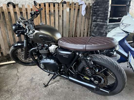 TRIUMPH-BONNEVILLE T100 BLACK 900-2021