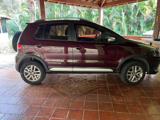 VOLKSWAGEN-CROSSFOX-2015