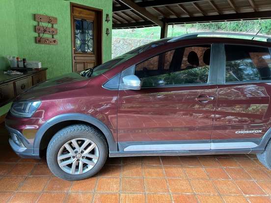 VOLKSWAGEN-CROSSFOX-2015