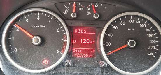 VOLKSWAGEN-GOL-2011