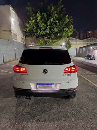 VOLKSWAGEN-TIGUAN-2015