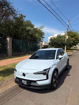VOLVO-EX30-2024
