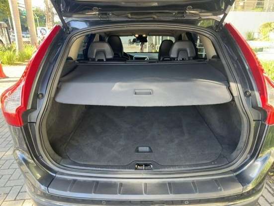 VOLVO-XC60-2012