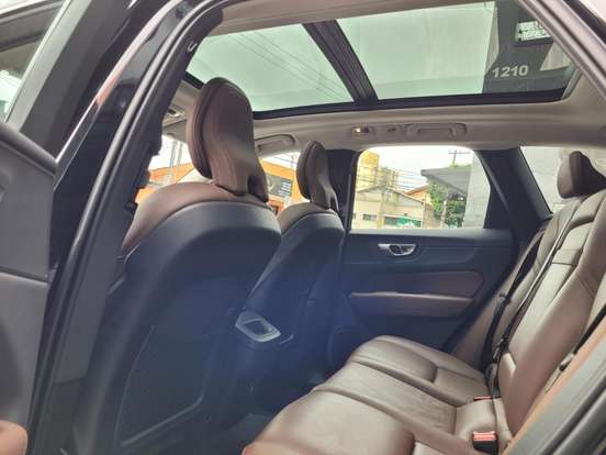 VOLVO-XC60-2.0 T5 GASOLINA MOMENTUM AWD GEARTRONIC VOLVO-XC60-2020