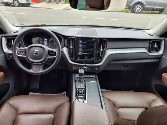 VOLVO-XC60-2.0 T5 GASOLINA MOMENTUM AWD GEARTRONIC VOLVO-XC60-2020