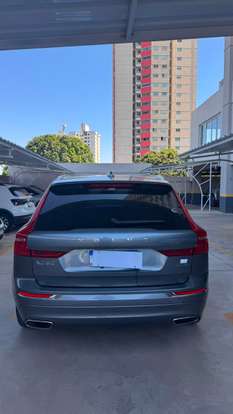VOLVO-XC60-2020