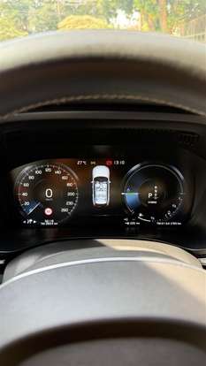 VOLVO-XC60-2019