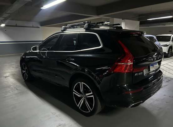 VOLVO-XC60-2019