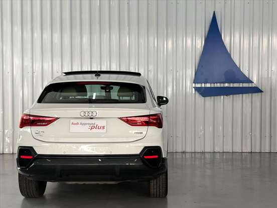 AUDI-Q3-2024