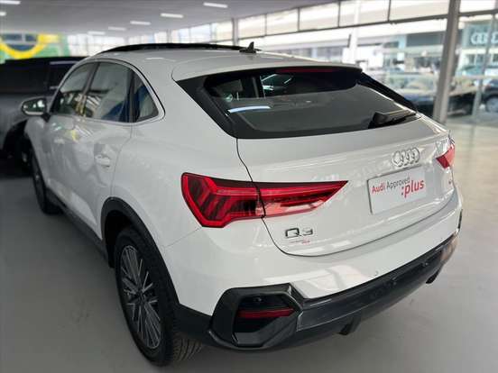 AUDI-Q3-2024
