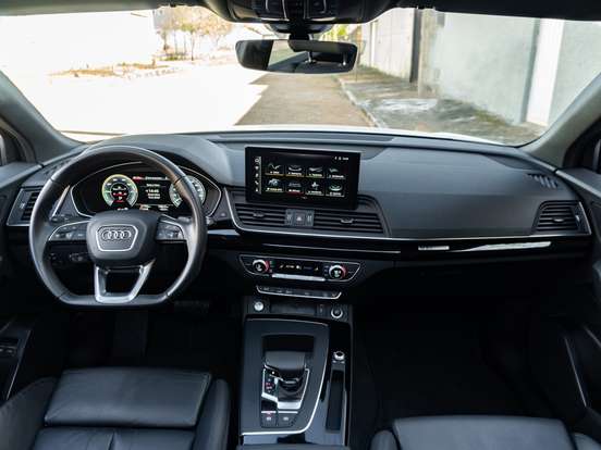 AUDI-Q5-2022