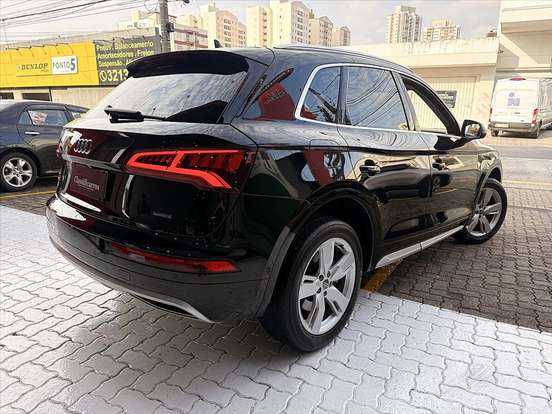 AUDI-Q5-2019