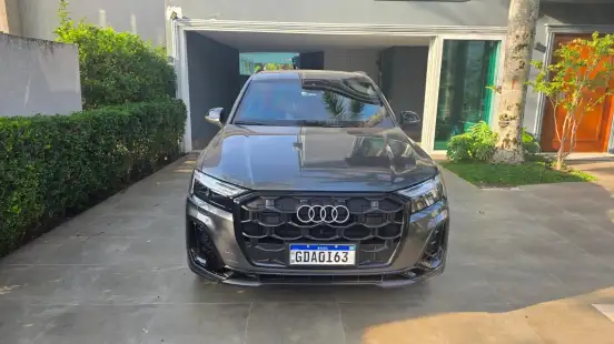 AUDI-Q7-2025