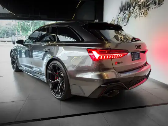 AUDI-RS6-2025