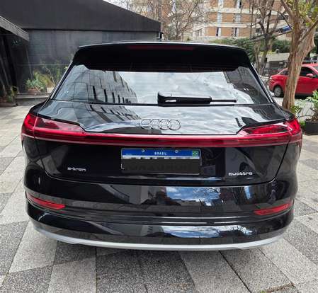 AUDI-E-TRON-2021
