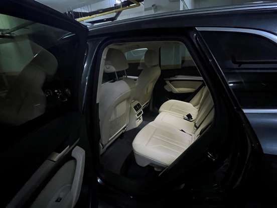 AUDI-Q5-2023