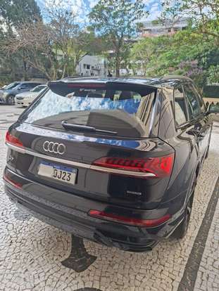 AUDI-Q7-2020