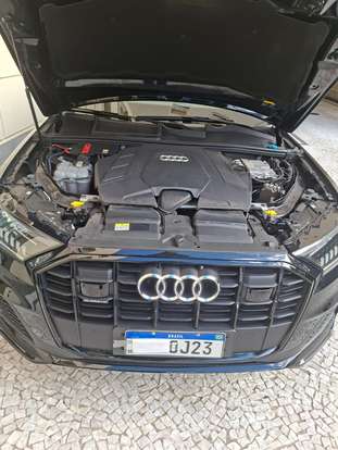 AUDI-Q7-2020
